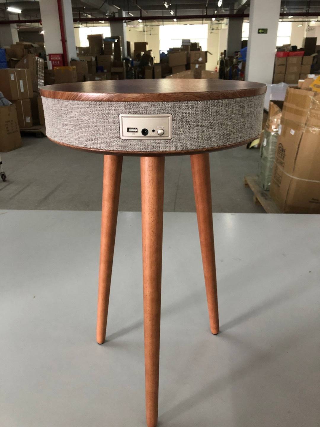 Round Speaker Table Charger-4