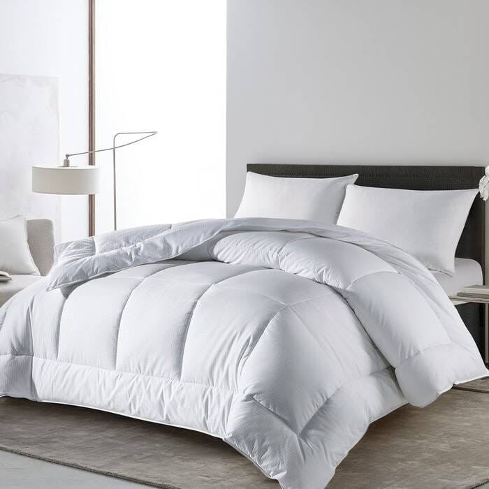 Queen Size All Seasons Soft White Polyester Down Alternative Comforter-0